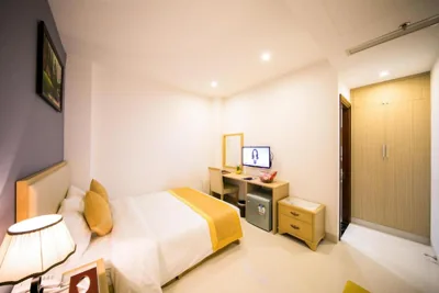Phòng đôi Standard không cửa sổ — Le Saigon Hotel